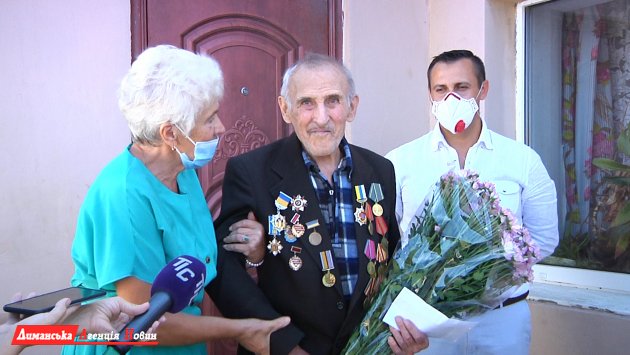 В Визирской ОТГ поздравили ветерана (фото)