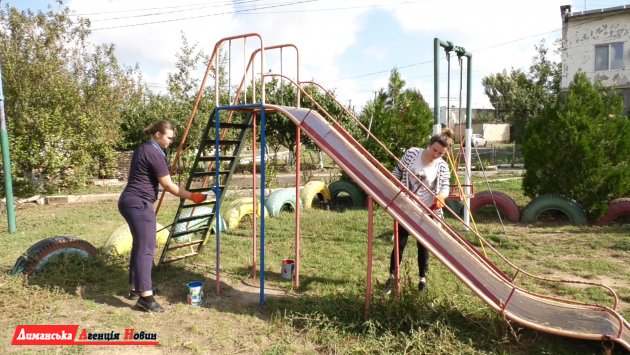 В Першотравневом обновили еще одну детскую площадку (фото)