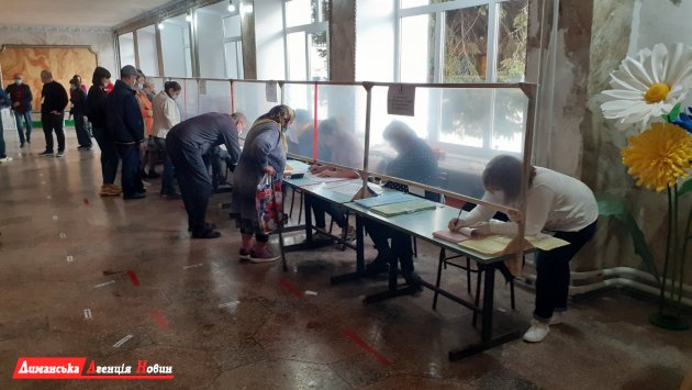 В Визирской громаде местные выборы в разгаре (фото)