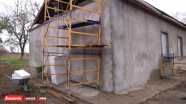 В Любопольской гимназии одновременно проводят ремонт и внешкольную деятельность (фото)