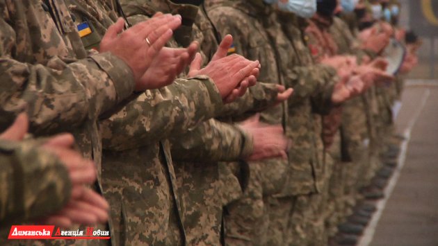 Військовослужбовців в Чорноморському привітали з Днем Збройних сил України (фото)