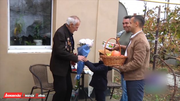 Депутаты Визирской громады присвоили 96-летнему Анатолию Березовскому почетное звание