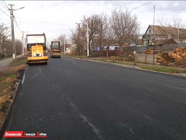 Руководство Визирской ОТГ перед Новым годом подарило визирчанам заасфальтированную дорогу (фото)