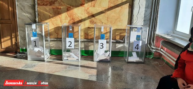 В Першотравневом проходят довыборы четырёх депутатов в Визирский сельсовет (фоторепортаж)