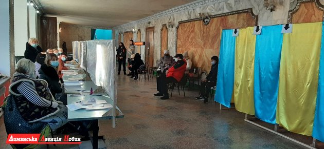 В Першотравневом продолжаются довыборы депутатов в Визирский сельсовет (фоторепортаж)