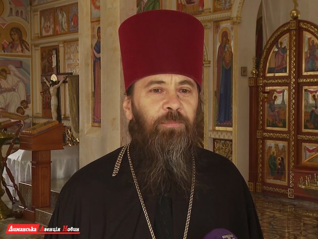 Протоієрей Степан (Карлов), настоятель Свято-Миколаївського храму в селі Першотравневе.