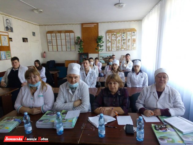 У Петрівському аграрному коледжі пройшла конференція з переддипломної практики (фоторепортаж)