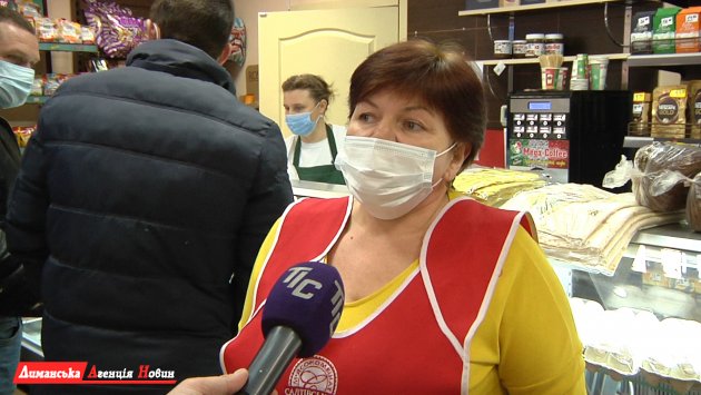Светлана Бедная, следит за санитарным состоянием в магазине «ТИС» (Визирка).