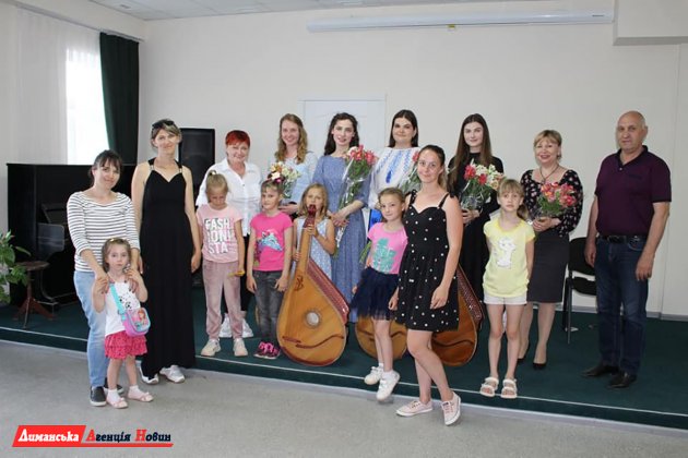 В Красносельской ОТГ прошла творческая встреча с выпускницами музыкальной академии (фото)