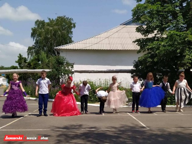 Доброславская ОТГ: для учеников Трояндовской школы прошел День танца (фотофакт)
