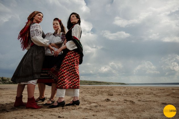 «Світ жіночий»: за підтримки Красносільського сільського голови був створений дивовижний фотопроєкт (фотофакт)