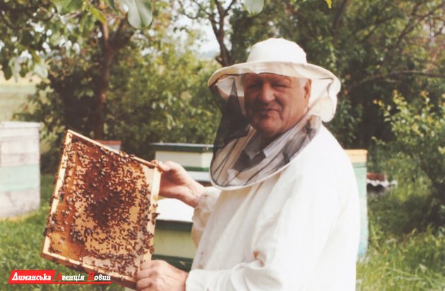 Валентин Кучеренко: пчеловод из Доброслава 