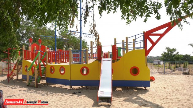 У Визирці займаються будівництвом дитячих майданчиків (фото)