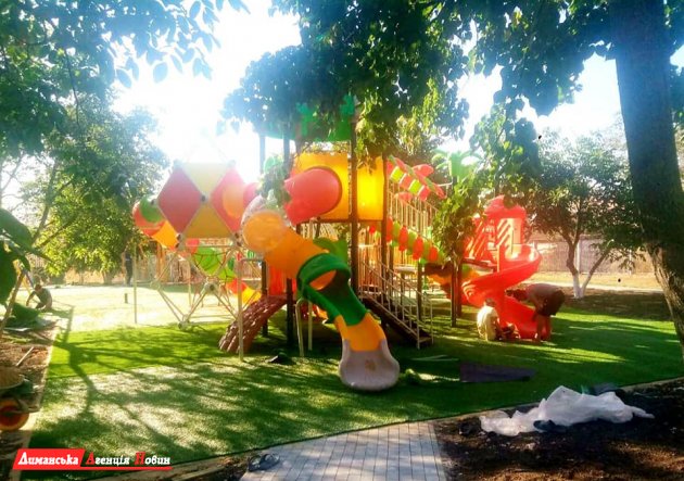 У ЗДО «Теремок» Доброславської ОТГ встановили дитячий ігровий комплекс (фотофакт)
