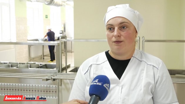 Лилия Балантаева, главный повар школьной столовой Першотравневого лицея.