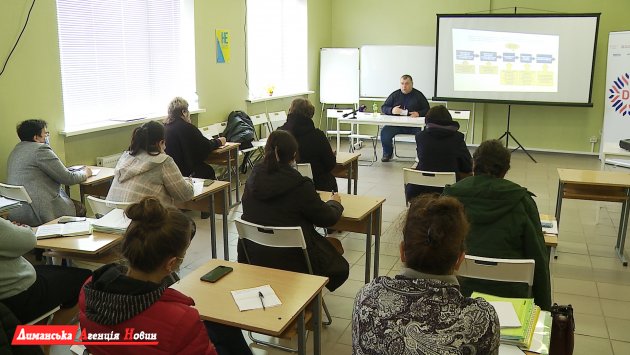 В Першотравневом лицее Визирской ОТГ прошел семинар в рамках проекта DECIDE (фото)