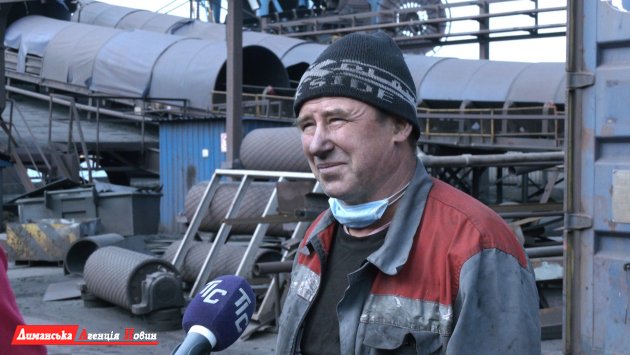 Микола Сазонов, слюсар з ремонту та обслуговування перевантажувальних машин ТІСа.