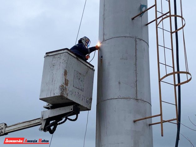 Красносільська ОТГ: у селі Павлинка проходить ремонт башти Рожновського
