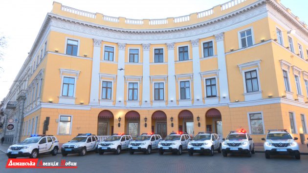 В Одессе прошло вручение служебных авто территориальным громадам области (фото)