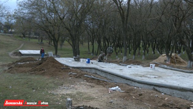 У парку Дунаєва села Першотравневе Визирської ОТГ розпочнуть стелити тротуарну плитку (фото)