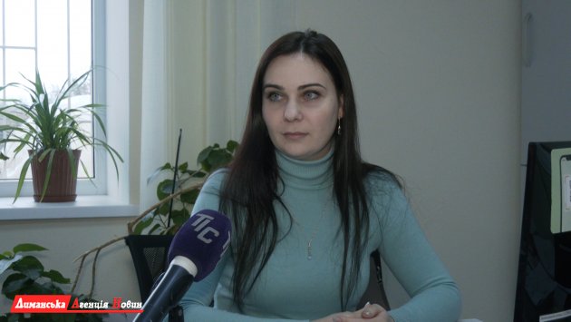 Олександра Рябошапка, адміністраторка відділу ЦНАПу Визирської сільської ради.