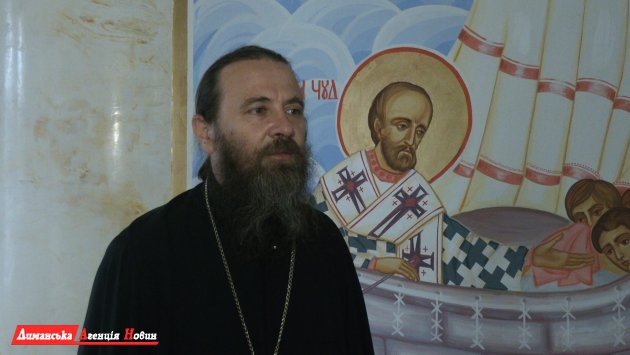 протоиерей Степан, настоятель Свято-Николаевского храма в Першотравневом.