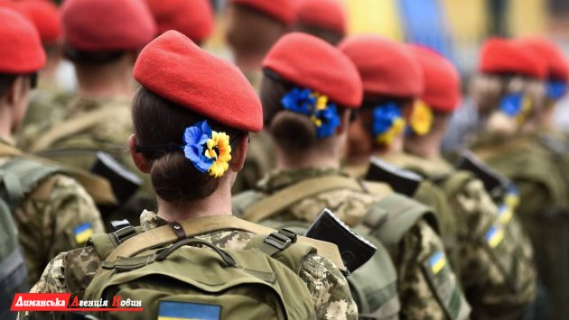 В Україні жінкам більшості поширених професій доведеться стати на військовий облік 