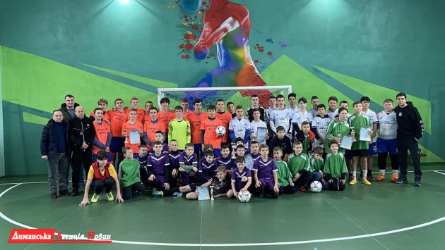 На базе Доброславской ДЮСШ прошел новогодний турнир по мини-футболу (фото)