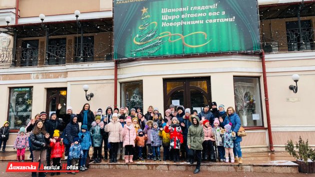 Фонтанська ОТГ: діти із сіл Олександрівка та Фонтанка побували у Російському драматичному театрі (фото)