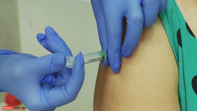 У Визирській ОТГ виїзна мобільна бригада проводить вакцинацію проти COVID-19