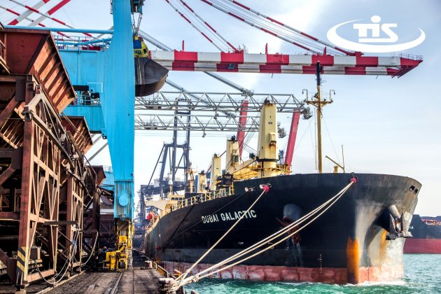 На ТІСі розвантажують чергове судно з паливом для українських ТЕС