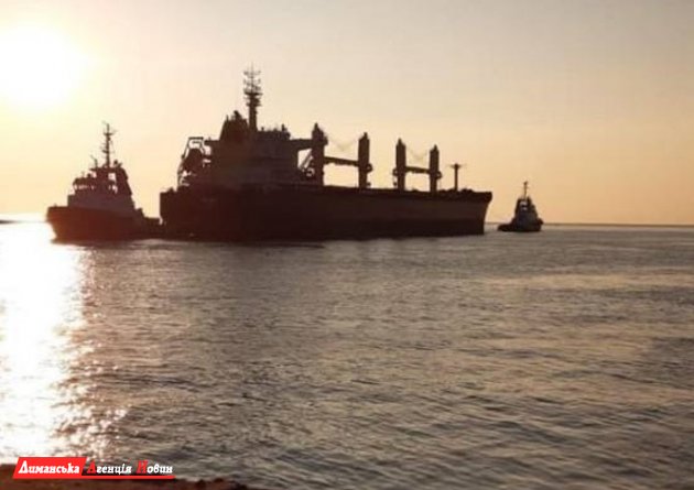 Сегодня из порта «Черноморск» вышел караван из трех судов с продовольствием