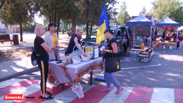 В Визирской громаде провели благотворительную ярмарку в поддержку ВСУ (фото)
