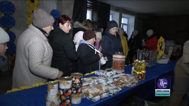 Визирская ОТГ: в Першотравневом организовали сбор средств в поддержку ВСУ к Новому году (фото)