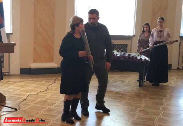 Директору Першотравневого ліцею вручили відзнаку «Заслужений працівник освіти України» (фото)