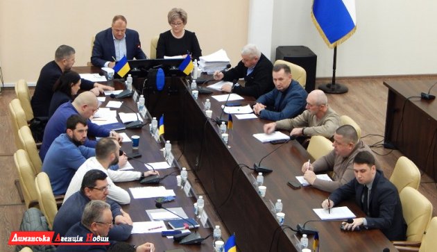 Южненский городской голова не допустил на очередную сессию совета депутата — военнослужащую (фото)