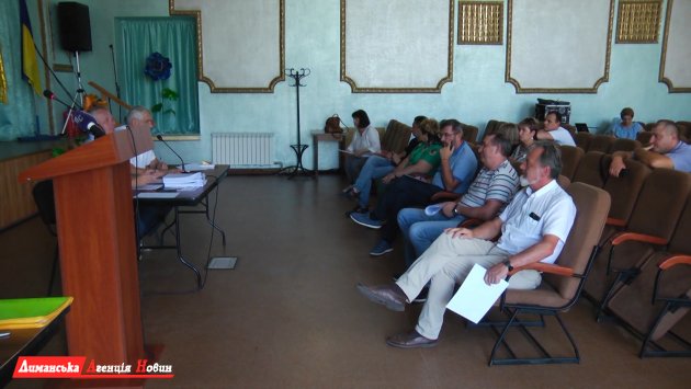 В ходе сессии Визирского сельсовета было принято решение выделить почти 18 млн гривен на помощь ВСУ (фото)