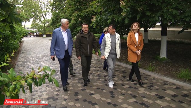 Представители Одесской ОГА посетили Першотравневый лицей с рабочим визитом (фото)