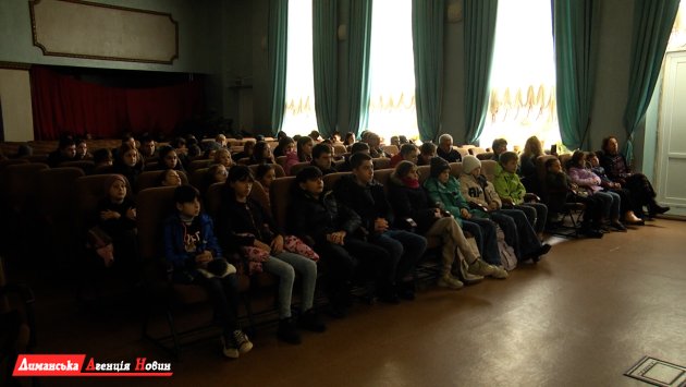 У Визирському СБК провели годину мужності для школярів (фото)