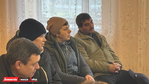 Представники Визирської сільради провели зустріч для ветеранів у Дмитрівці (фото)