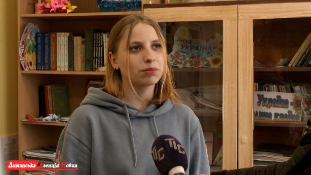 Владислава Харина, роевая роя «Незламні» Калиновской гимназии.