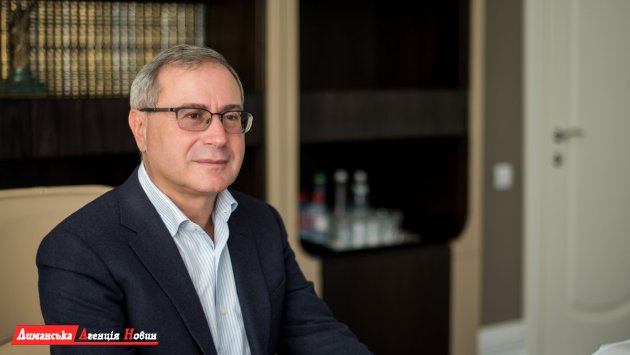 Олег Кутателадзе поздравляет жителей Лиманщины с Рождеством Христовым и Новым годом