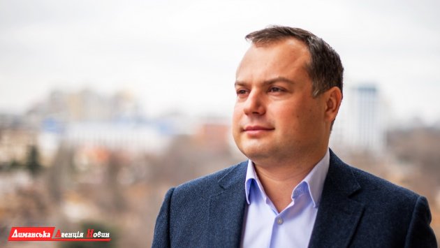 Виталий Кутателадзе поздравляет жителей Визирской громады с Новым 2026 годом и Рождеством Христовым