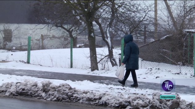Наслідки ожеледиці у Визирській громаді: медики громади надають першу допомогу постраждалим від негоди (фото)