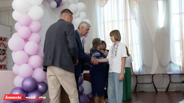 Грошові премії: як у Визирській СТГ мотивують обдарованих учнів (фото)