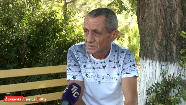 Ігор Паруш, прийомний батько.