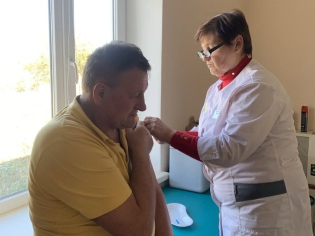 Мобільна медична бригада провела виїзну вакцинацію у Кордоні (фото)