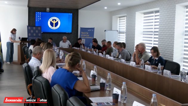 Працевлаштування та консультації: служба зайнятості відновлює виїзні прийоми у Визирській СТГ (фото)